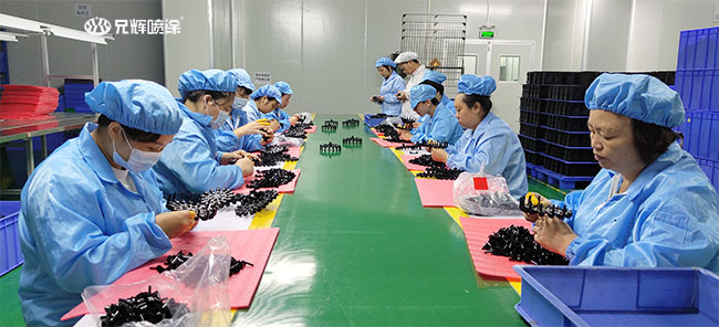 開噴油廠有淡旺季嗎？聽這家塑膠噴涂廠家怎么說？